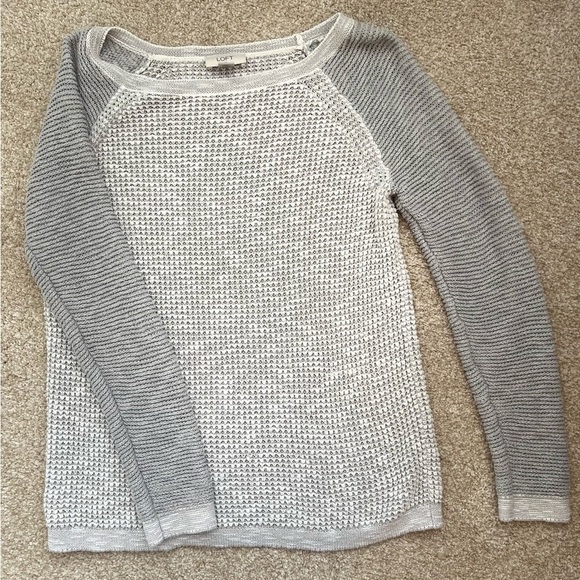 Loft Medium crew neck sweater. - Picture 1 of 4